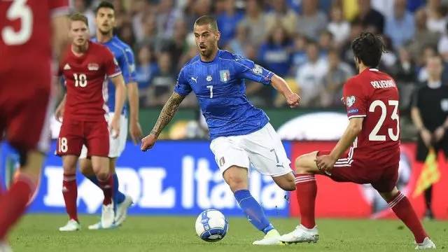 多名教练和 多名教练和